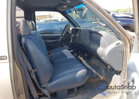 1998 Chevrolet C1500 Fleetside z USA, uszkodzony, nr VIN 1GCEC14W9WZ220727